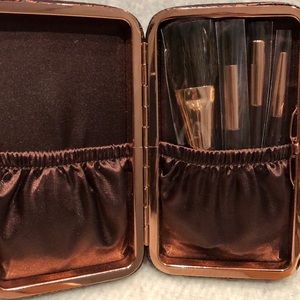 charlotte Tilbury Makeup - Charlotte Tilbury NEVER USED mini brush set charlotte Tilbury Makeup - Charlotte Tilbury NEVER USED mini brush set